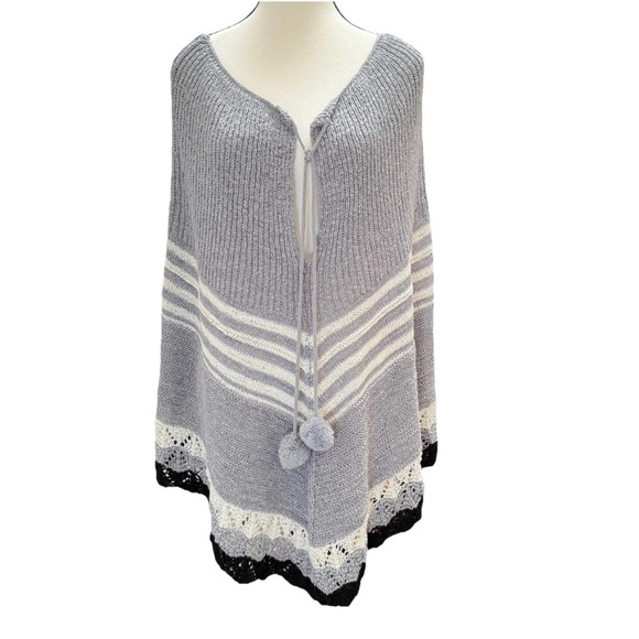 Vertigo Poncho Cape Shawl Gray Black Knit Lace Pom Pom Boho Cottagecore XL NWT - Picture 1 of 8